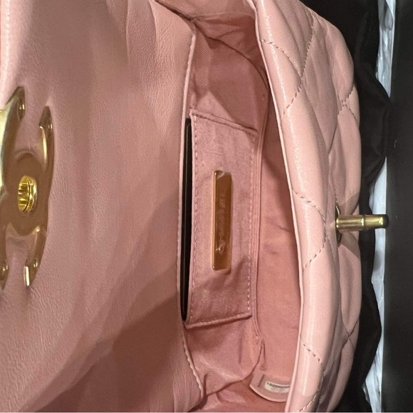 SOLD 🔴 C H A N E L 🖤 C19 belt bag with ombré chain CC waist bag ghw lambskin shw - Picture 8 of 11